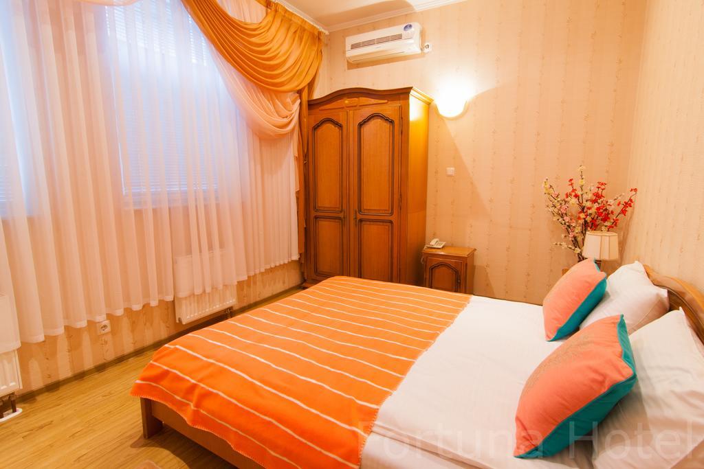 Fortuna Hotel Chişinău Extérieur photo