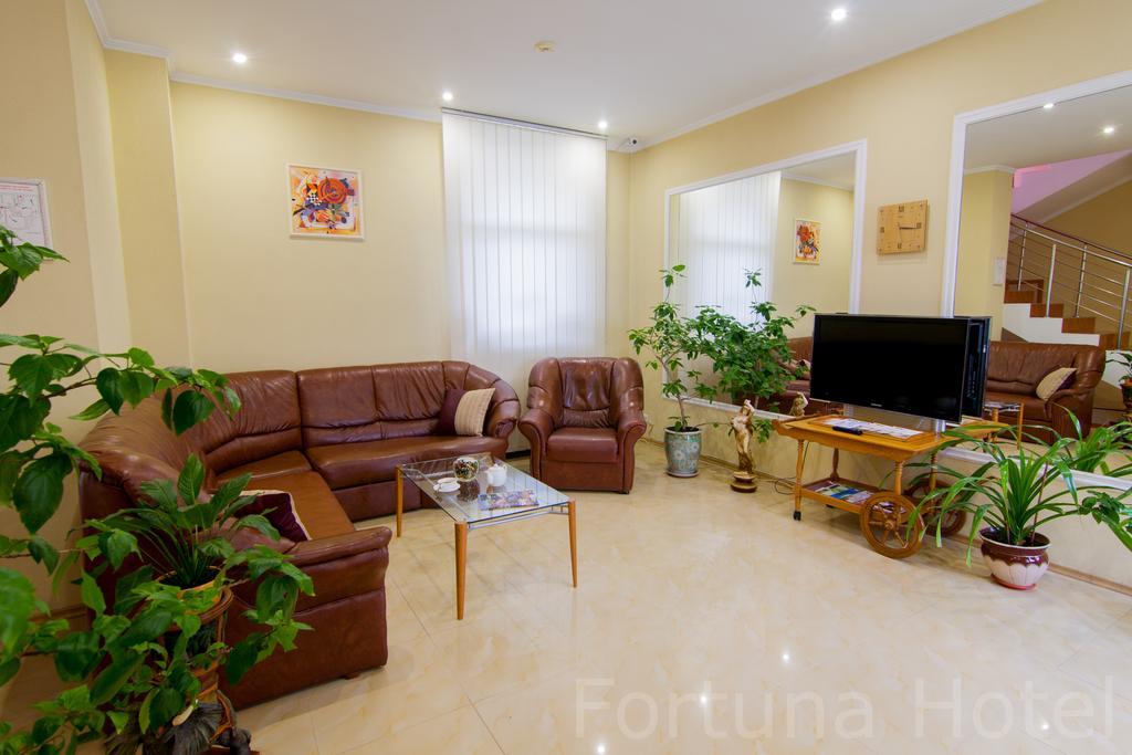 Fortuna Hotel Chişinău Extérieur photo