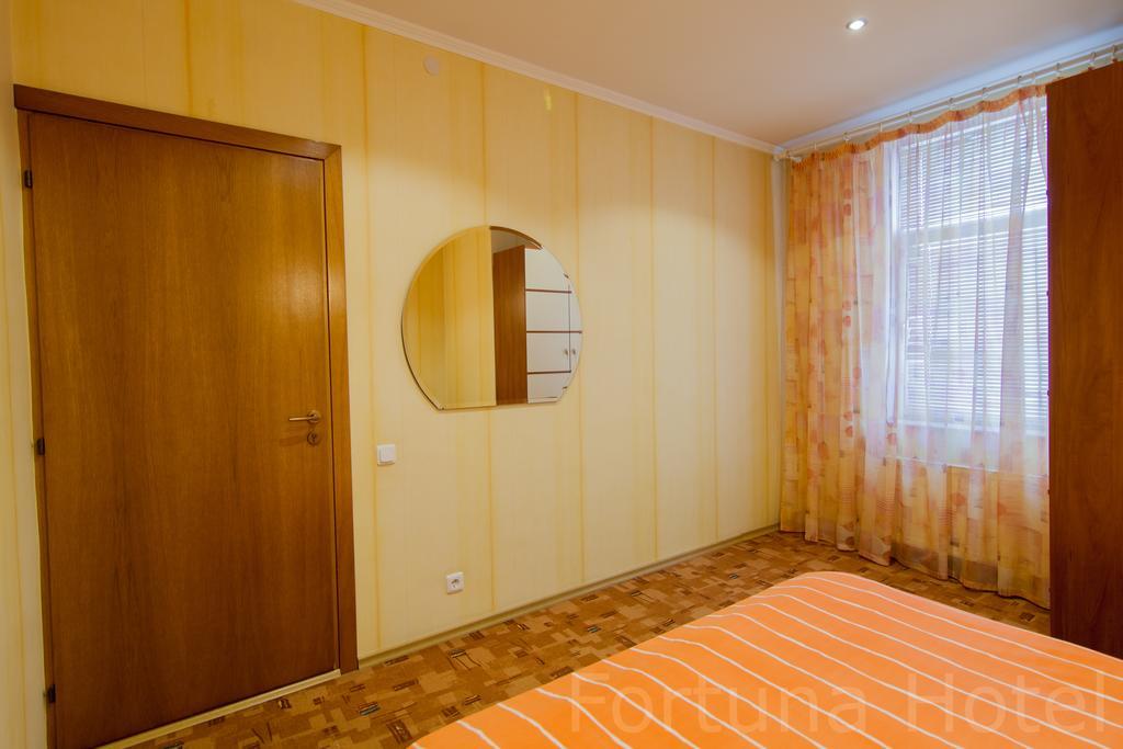 Fortuna Hotel Chişinău Extérieur photo
