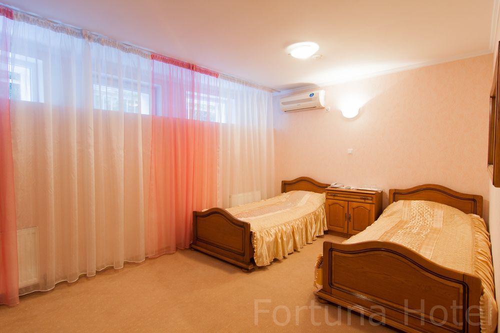 Fortuna Hotel Chişinău Extérieur photo