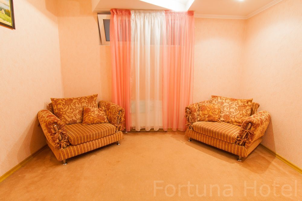 Fortuna Hotel Chişinău Extérieur photo