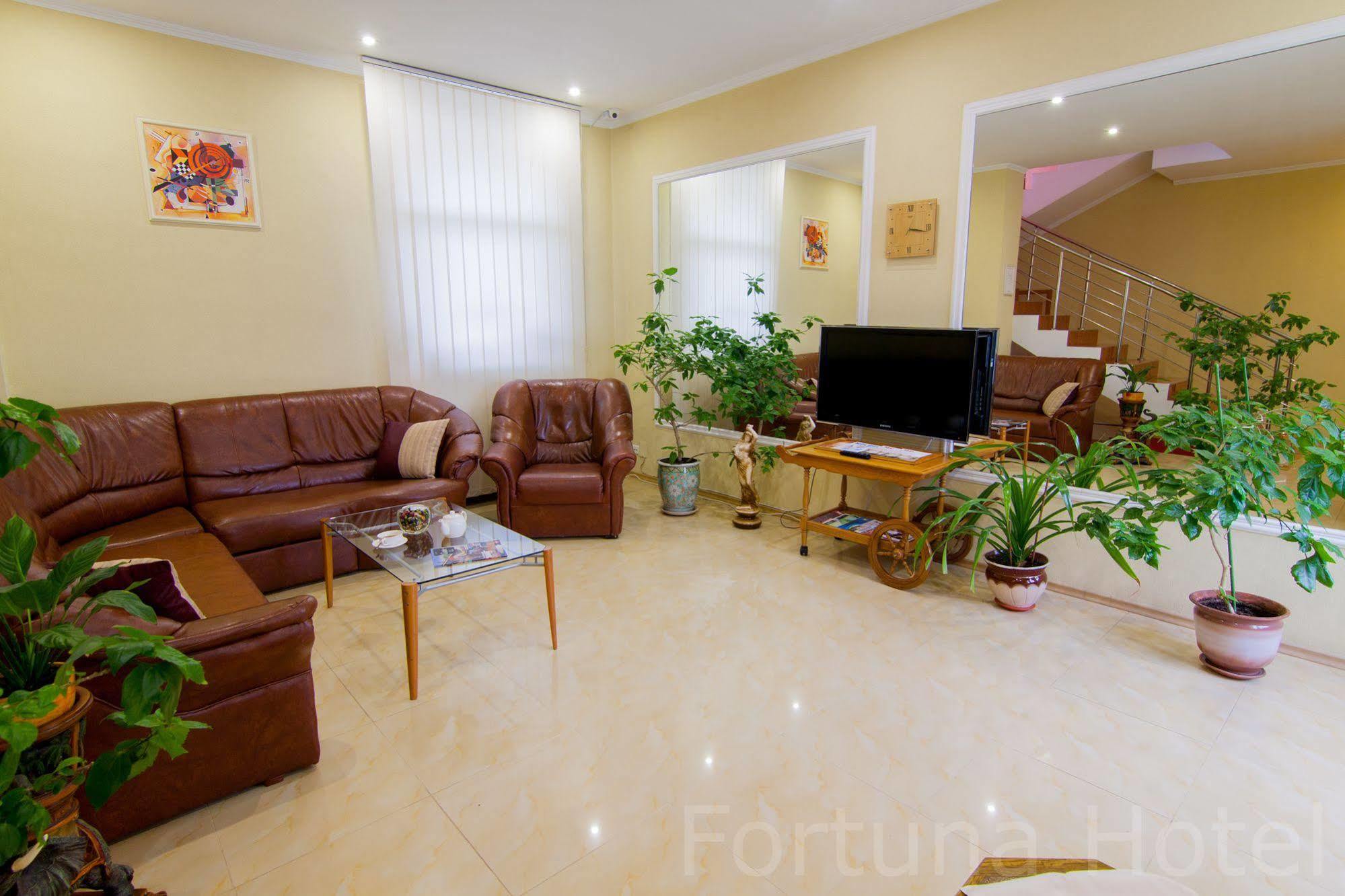 Fortuna Hotel Chişinău Extérieur photo