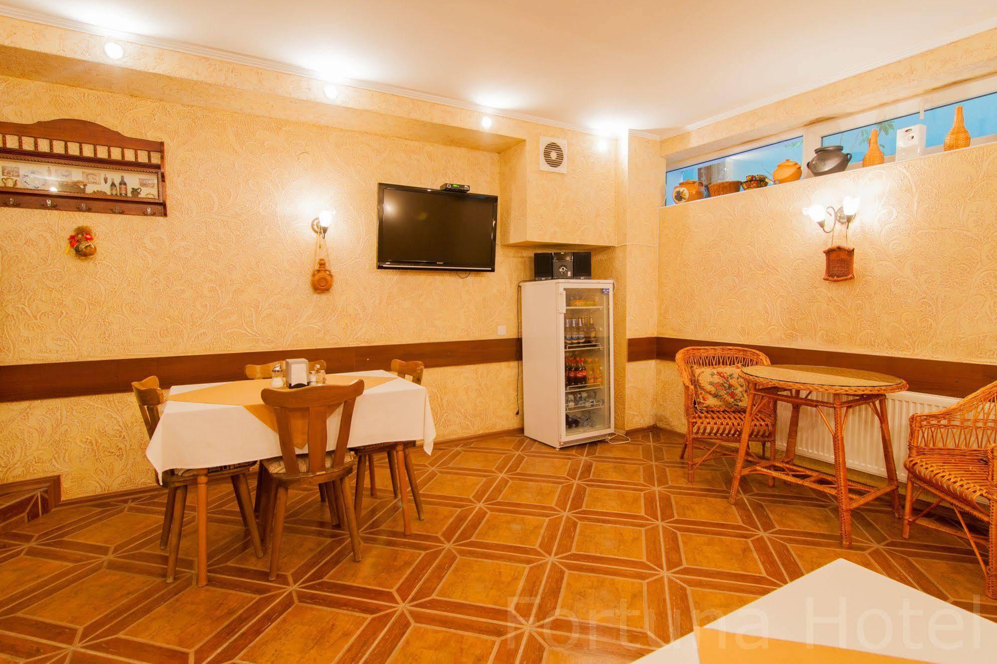 Fortuna Hotel Chişinău Extérieur photo
