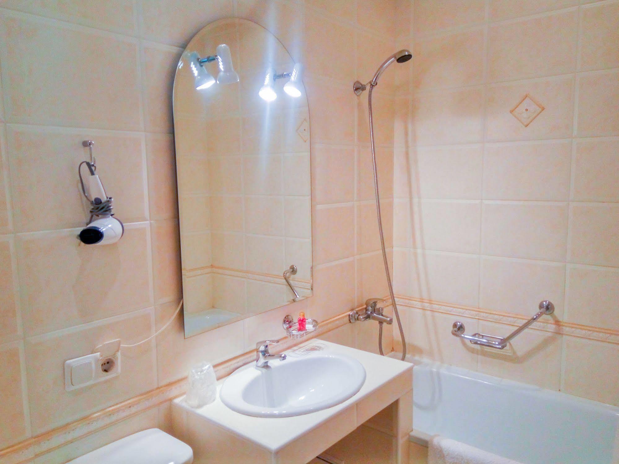 Fortuna Hotel Chişinău Extérieur photo