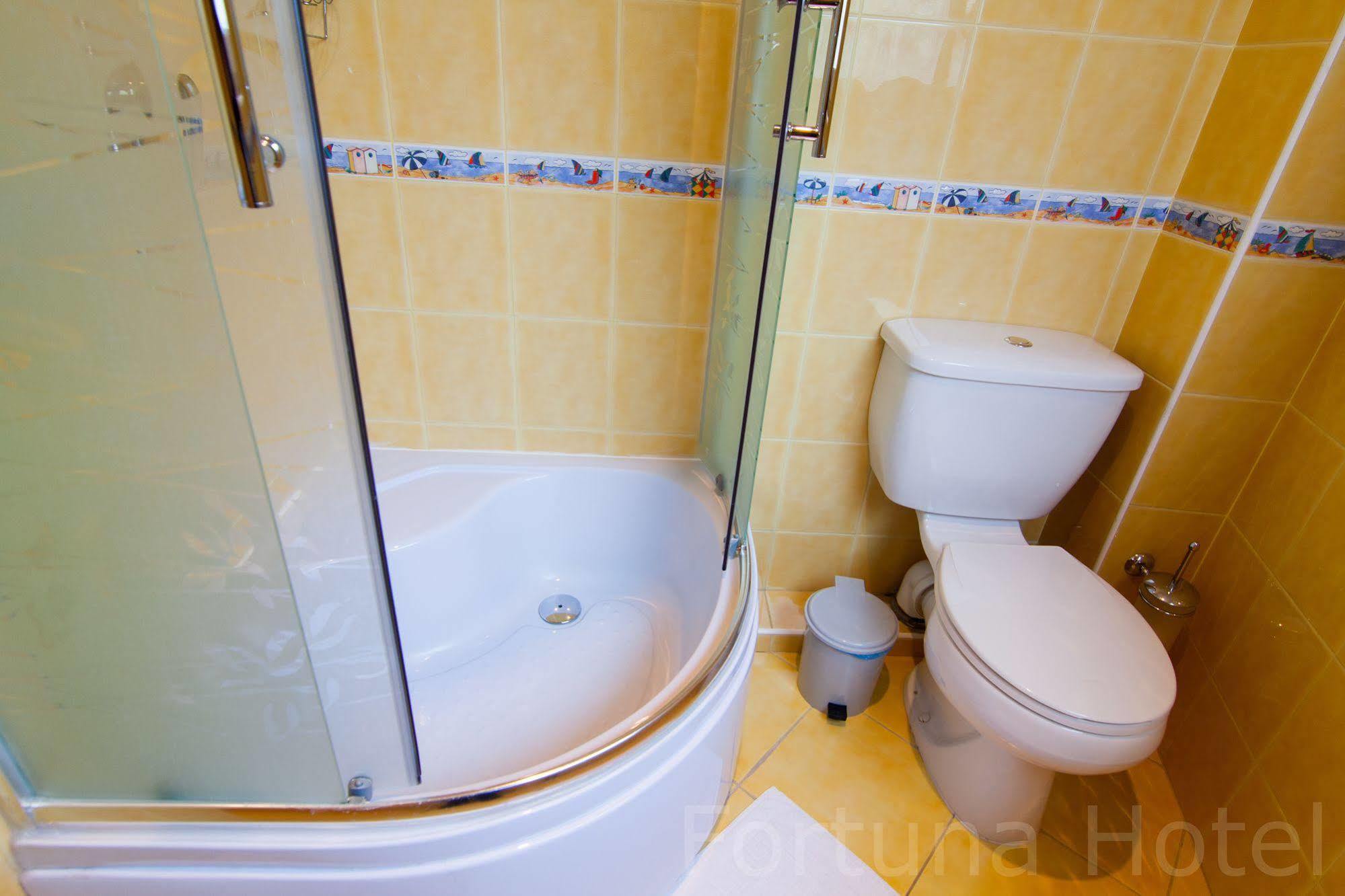 Fortuna Hotel Chişinău Extérieur photo