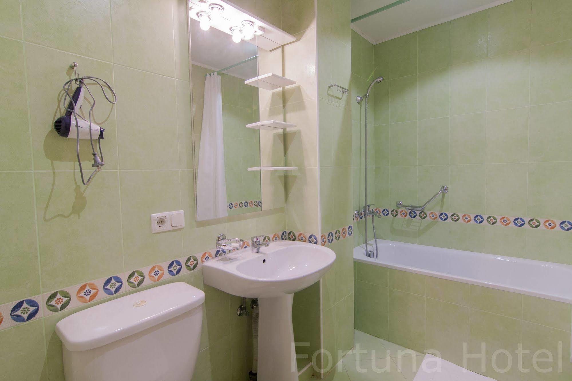 Fortuna Hotel Chişinău Extérieur photo