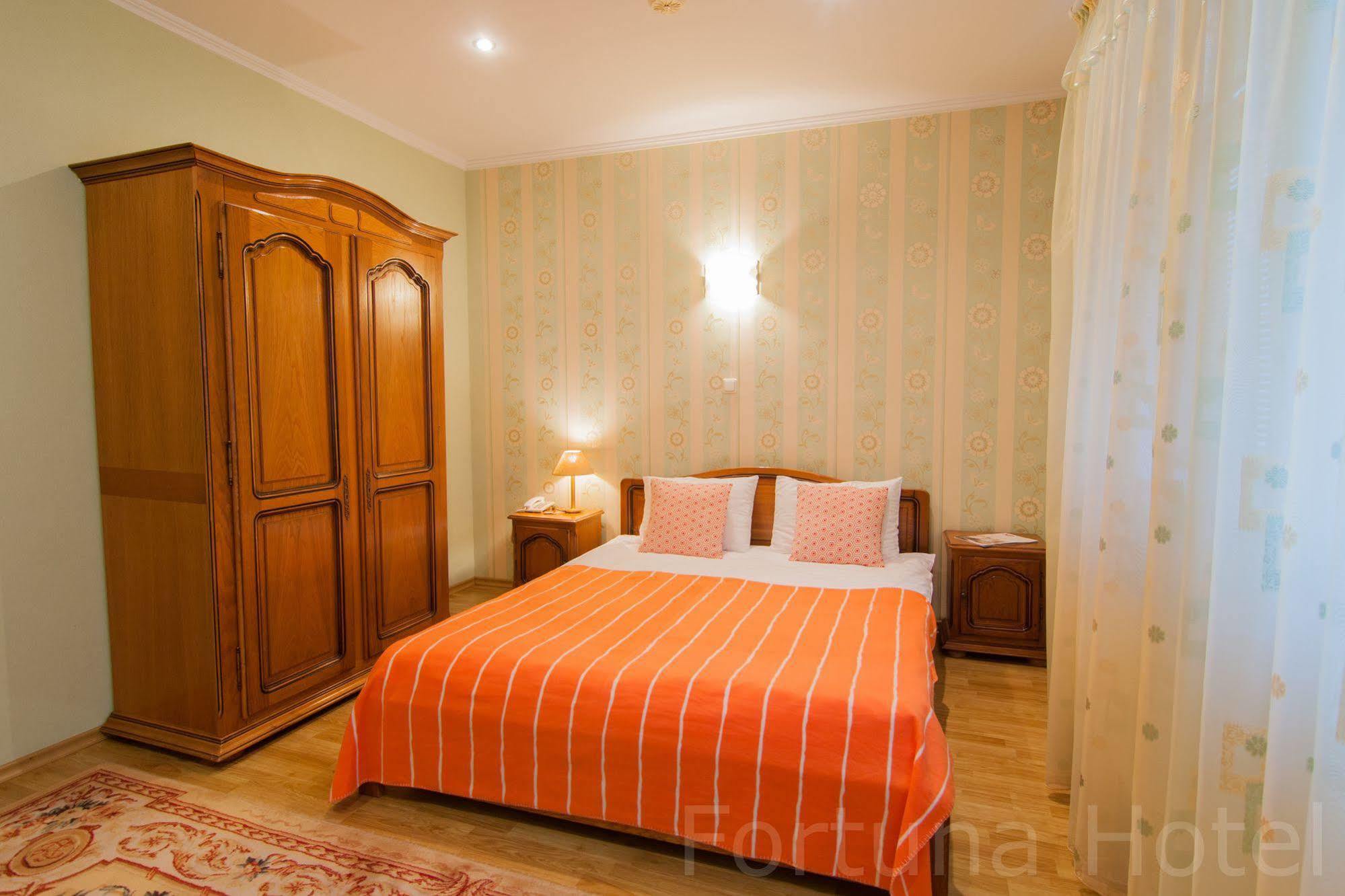 Fortuna Hotel Chişinău Extérieur photo