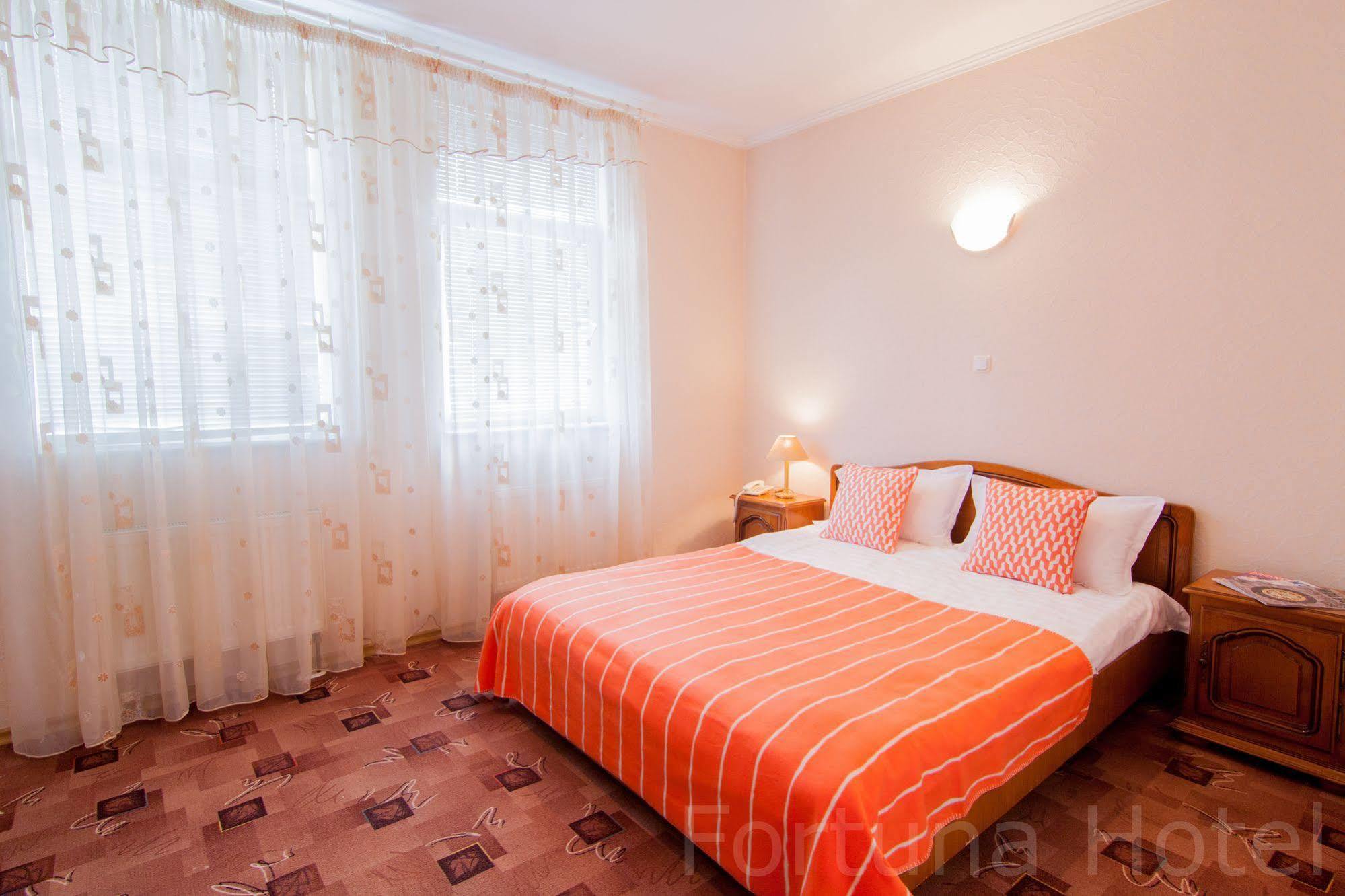 Fortuna Hotel Chişinău Extérieur photo