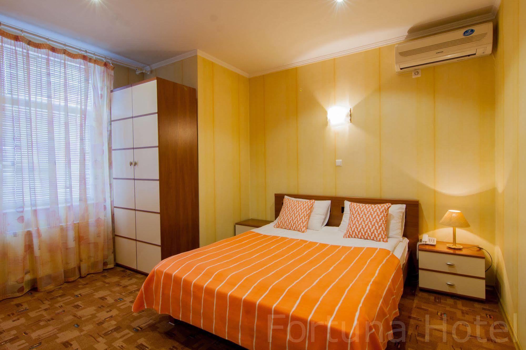 Fortuna Hotel Chişinău Extérieur photo