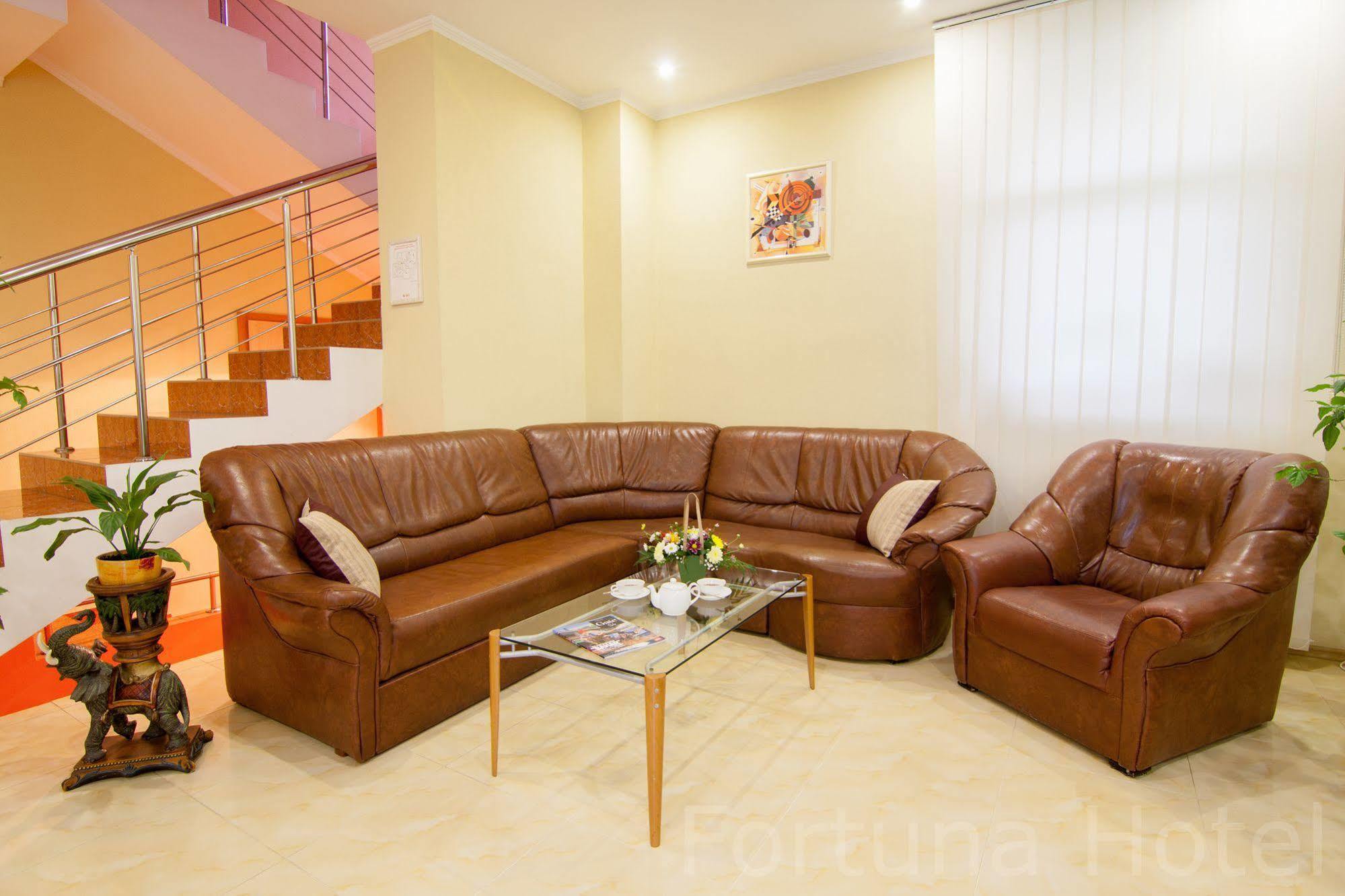 Fortuna Hotel Chişinău Extérieur photo