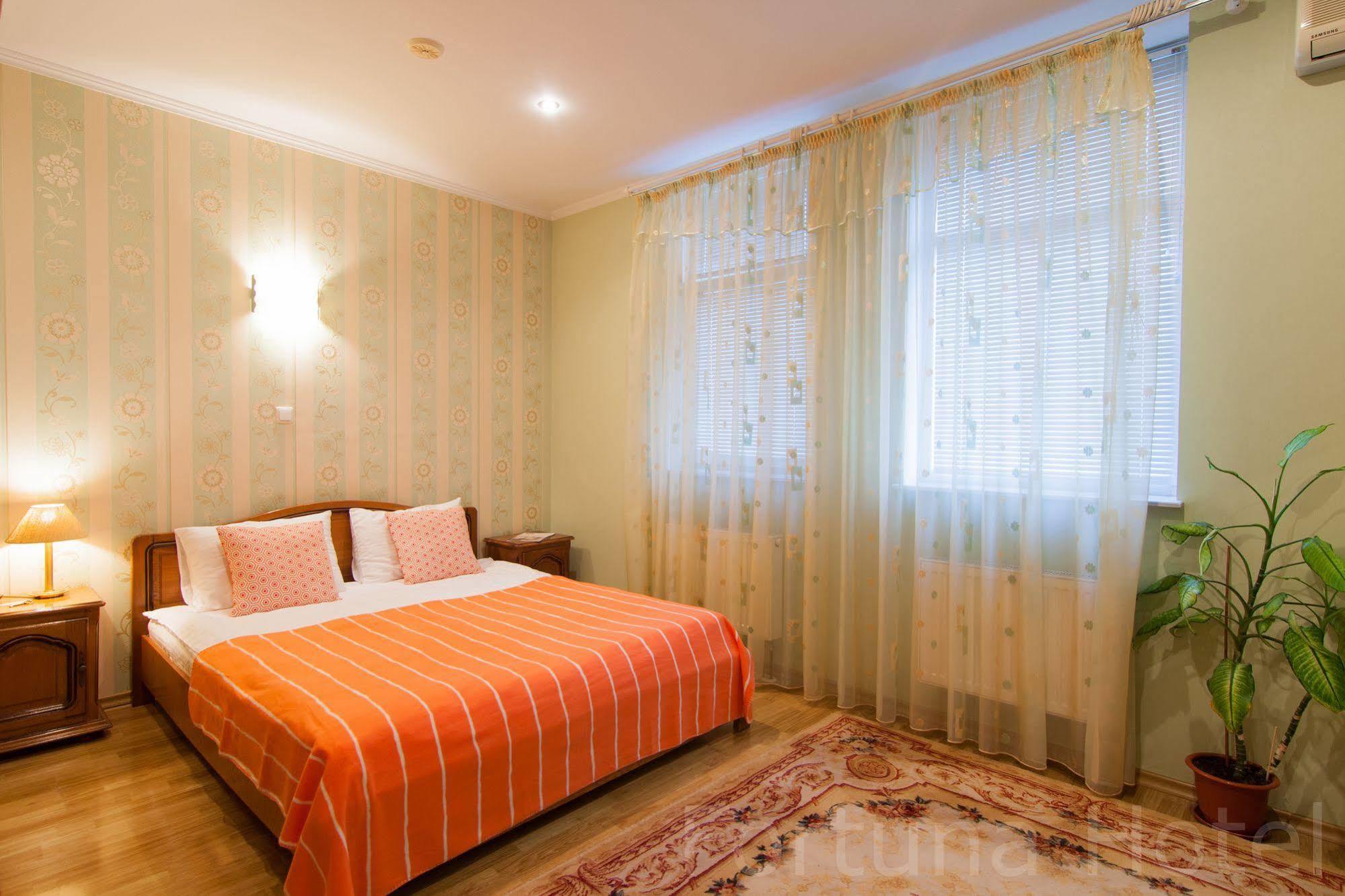 Fortuna Hotel Chişinău Extérieur photo