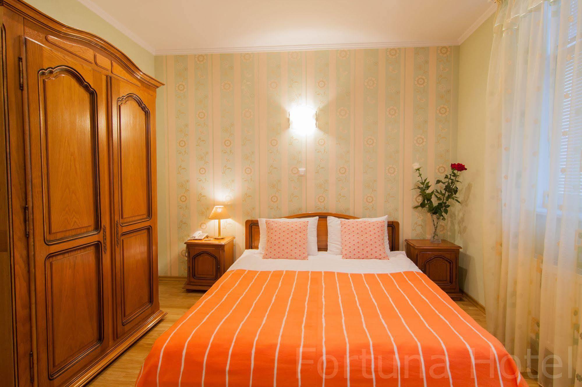 Fortuna Hotel Chişinău Extérieur photo