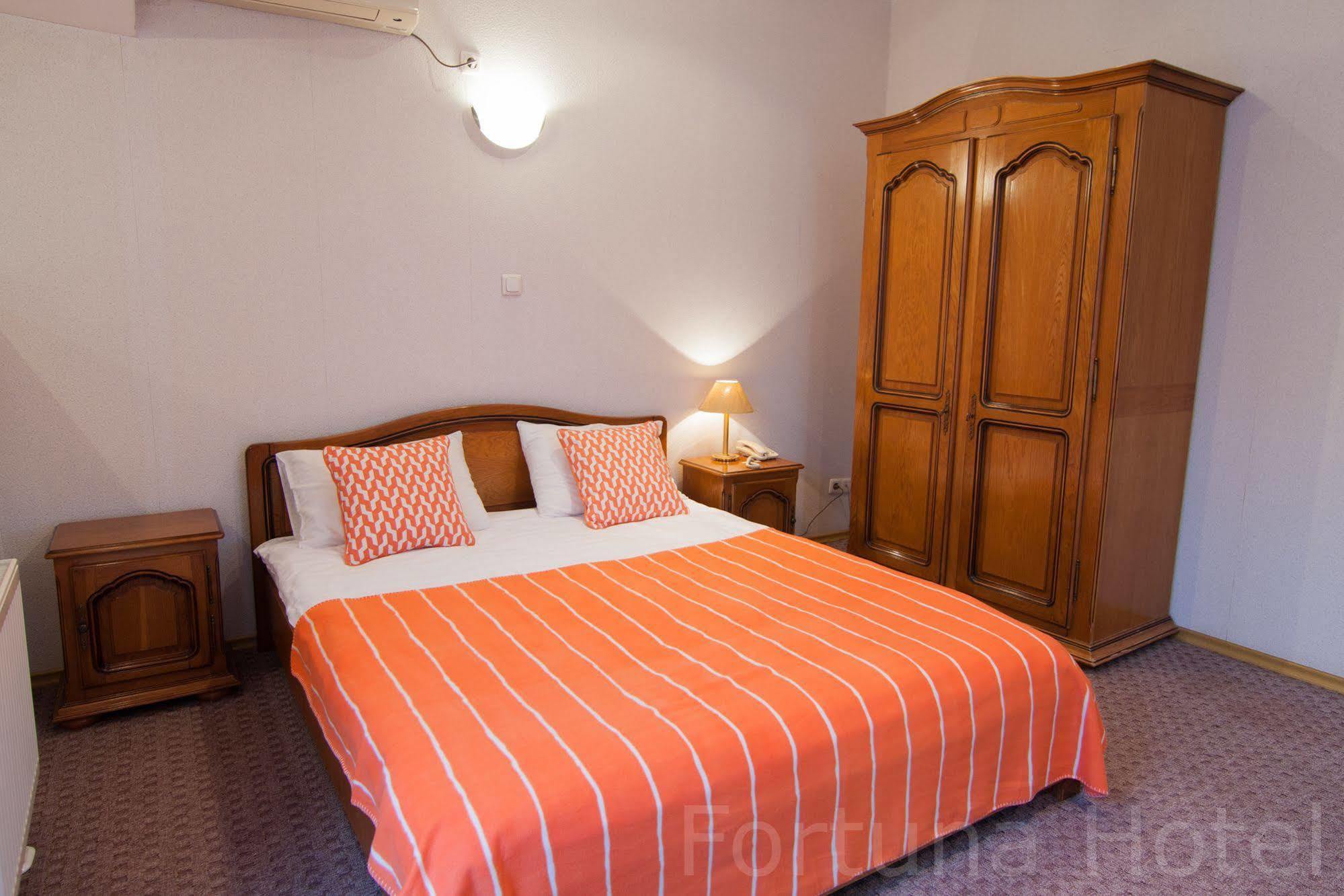 Fortuna Hotel Chişinău Extérieur photo