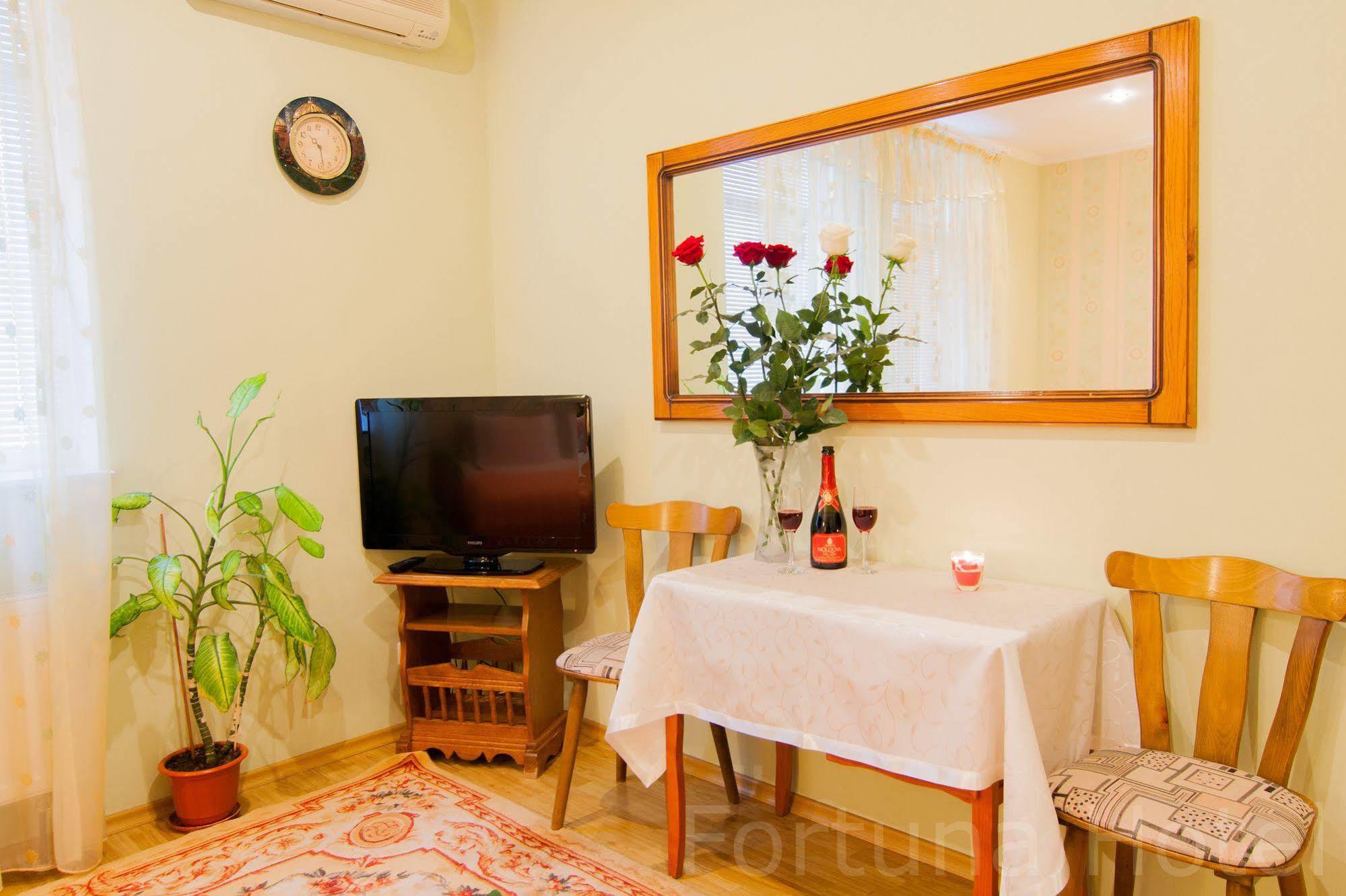 Fortuna Hotel Chişinău Extérieur photo